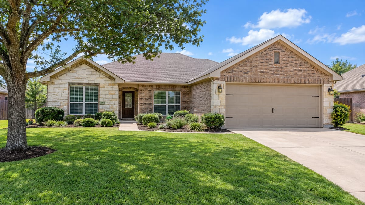 What VA Appraisers Actually Look For (and What Fails an Appraisal)